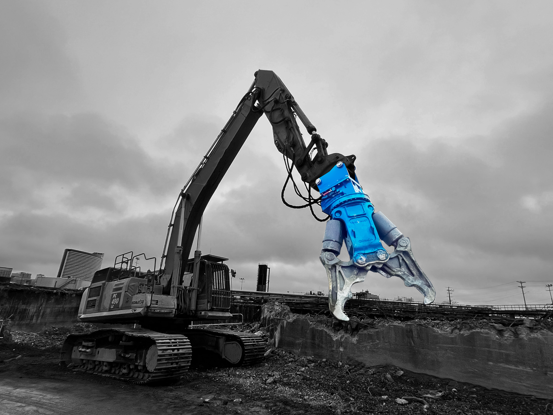 Okada TS-WD1400V crusher/cutter attachment Okada TS-WD1400V crusher/cutter attachment